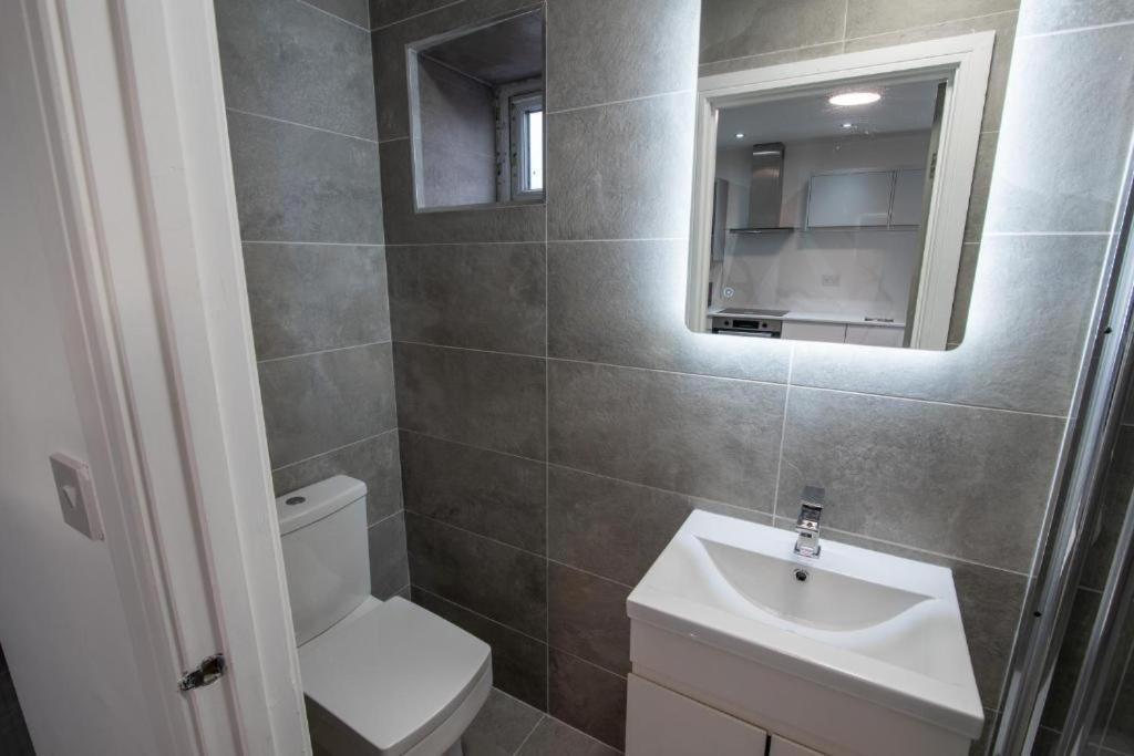Luxurious Apartments - In Кардіфф Екстер'єр фото
